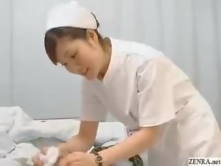 Jepang perawat memberikan peduli memainkan kontol dengan tangan untuk beruntung pasien