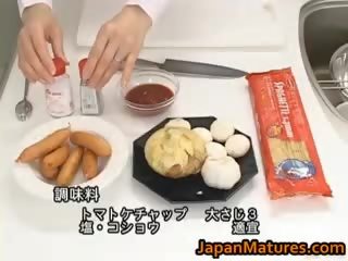 Hitomi kurosaki full-blown asiatique poulette partie 1